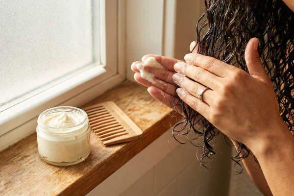 Shea Butter Leave In Conditioner: What It Does That a Rinse-Out Cannot